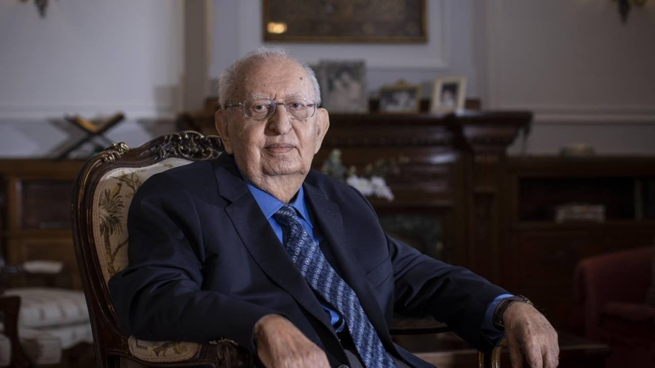 Son dakika... Hüsamettin Cindoruk hayatını kaybetti